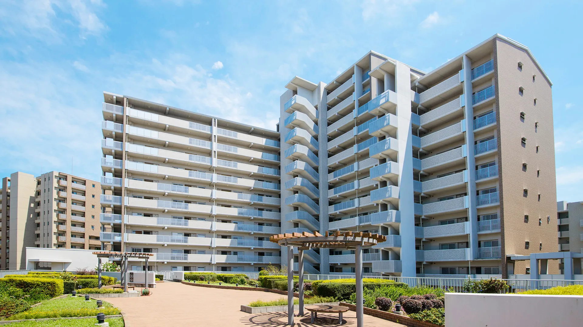 株式会社フォーライフ